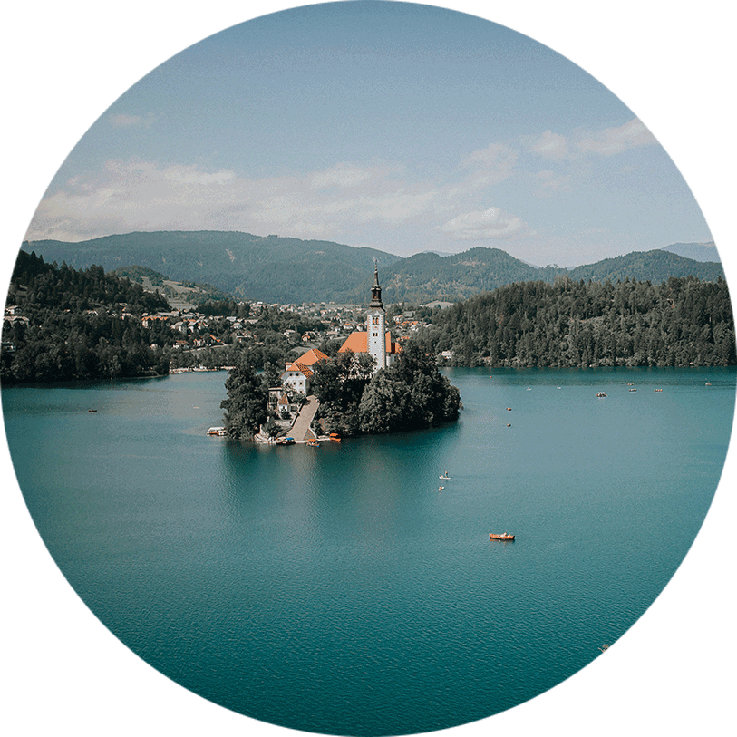 Lake Bled gives you endless wedding venues to create your dream destination wedding at Lake Bled, Slovenia. Stunning Lake Bled island with his byzantine church is one of them.